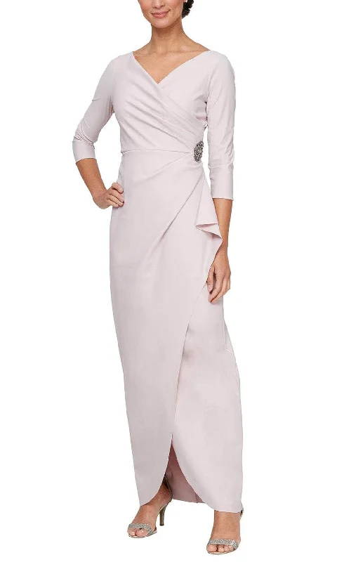 Alex Evenings 8134310 - Brooch Accent Column Formal Dress Refined Women's Classic 