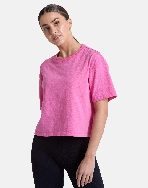 Essential Crop Tee In Empower Pink Hip Women's Urban