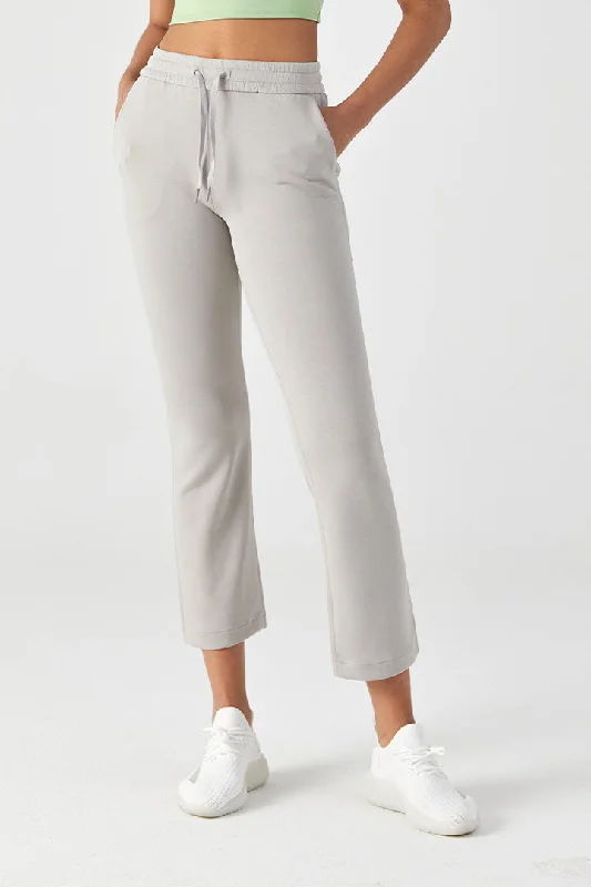 AeroChic™ Straight Leg Pant Confident Women's Power