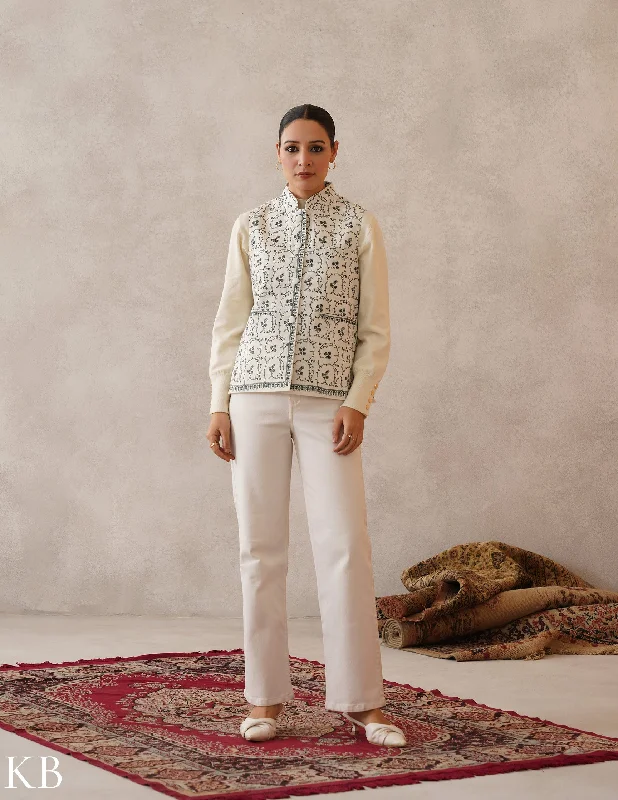 Nayaab Off-White Kashmiri Sozni Fine Wool Waistcoat Artistic Women's Hand - painted Nayaab Off-White Kashmiri Sozni Fine Wool Waistcoat Artistic Women's Hand - painted